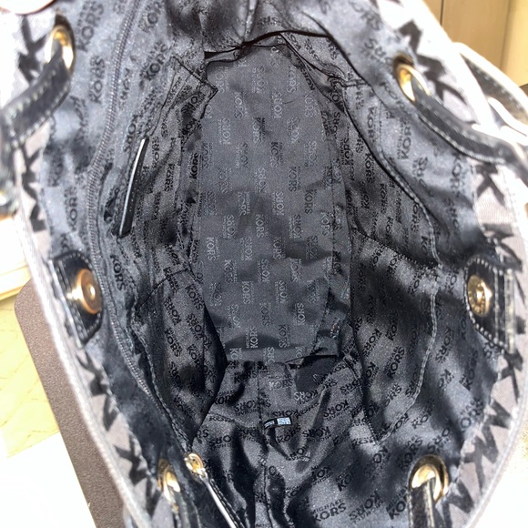 Michael Kors Black Gold Logo Tote Bag - Picture 10 of 11